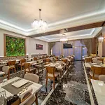 Peony Palace & Wellness