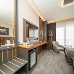 Peony Palace & Wellness Hotel 4*