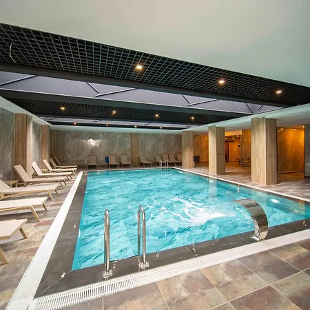 Peony Palace & Wellness ホテル
