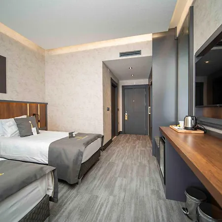 ホテル Peony Palace & Wellness 4*