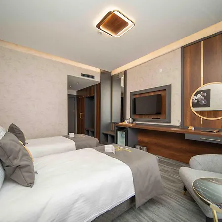 ホテル Peony Palace & Wellness 4*