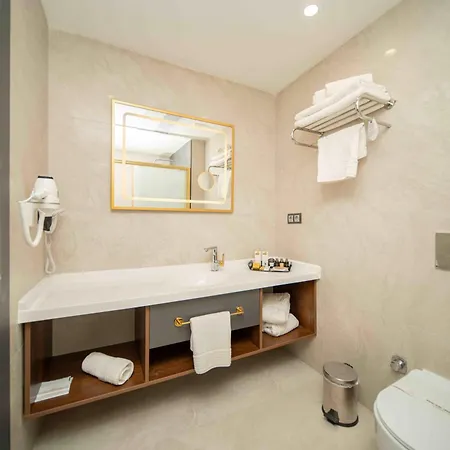 Отель Peony Palace Hotel Spa & Wellness