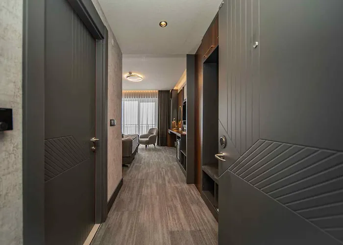 Peony Palace & Wellness Hotel 4*